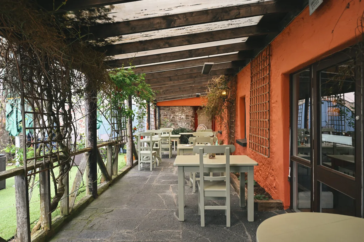 Covered outdoor dining terrace at Matt the Thresher Birdhill